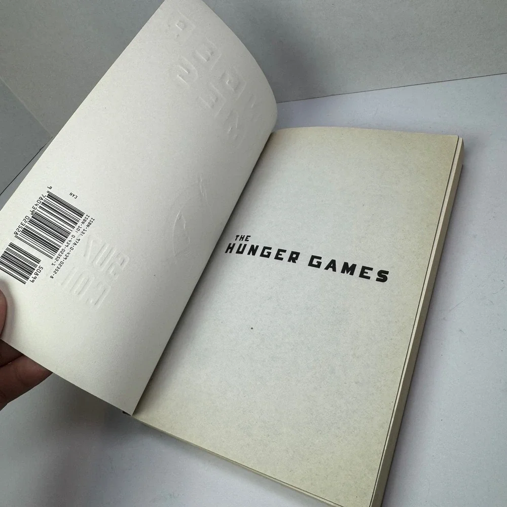 The Hunger Games Suzanne Collins Paperback Book Dystopian Young Adult‎ Novel EUC